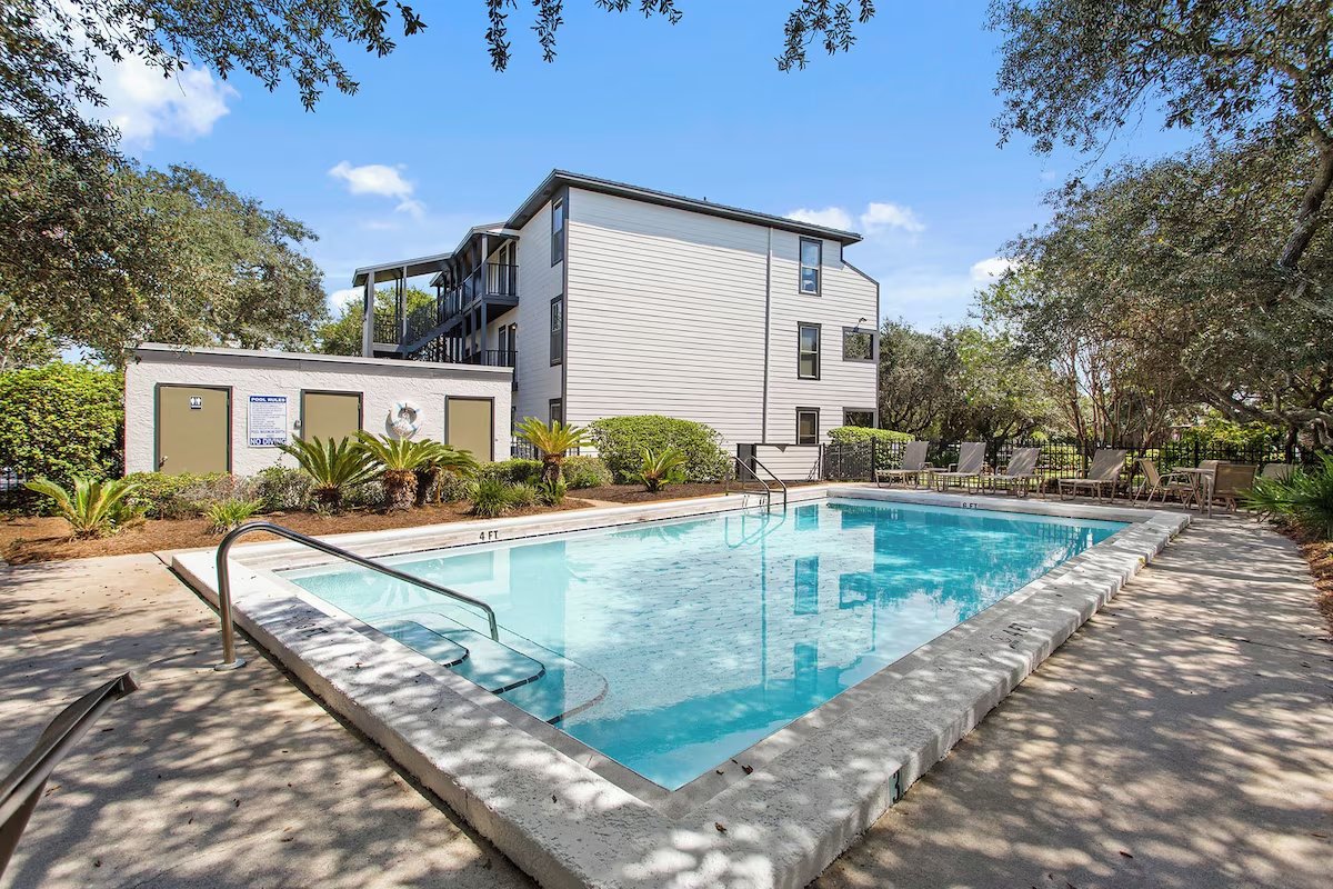 Community pool