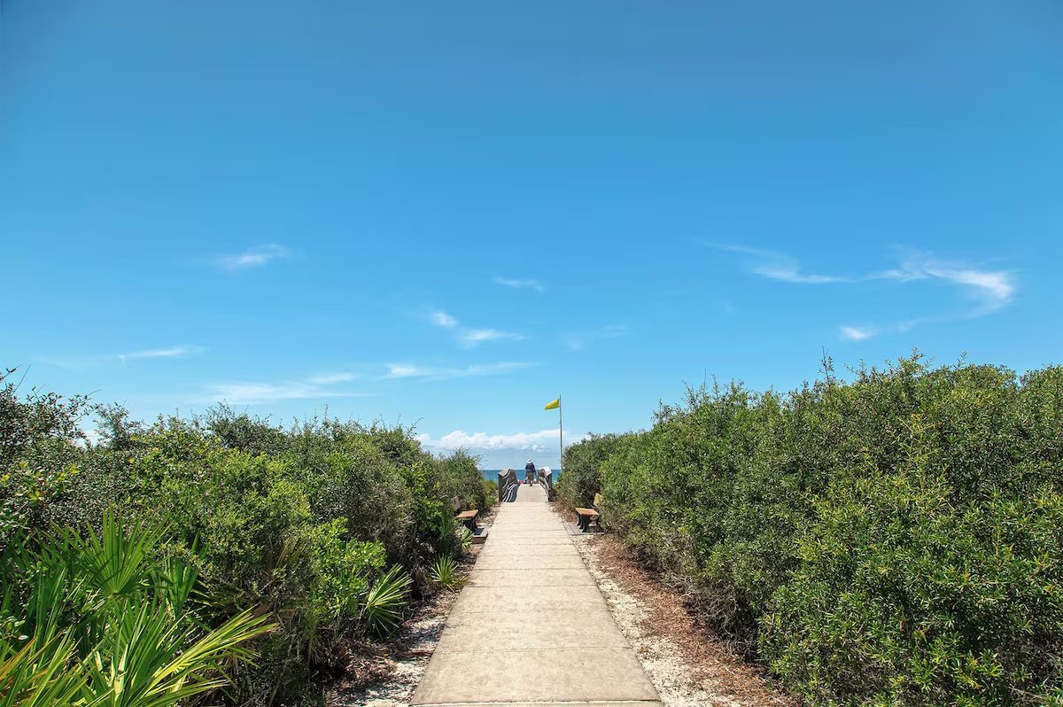 Dune path to the Gulf
