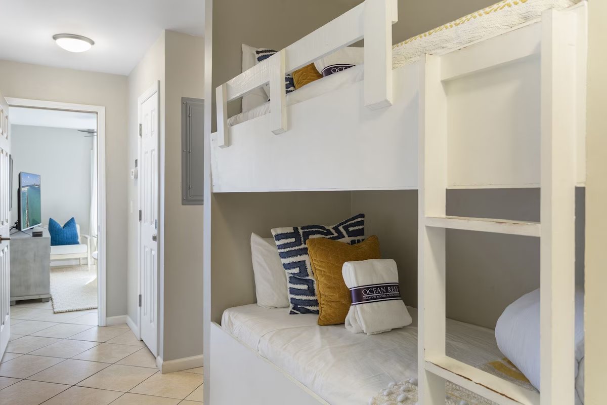 Bunk beds — sleeps up to 6